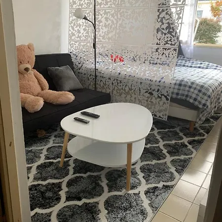 Chambre Partagee Avec L'Hote *